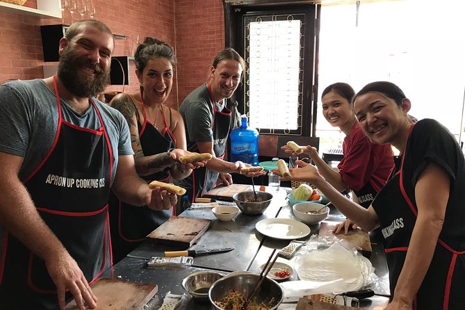 5 Traditional Dishes Hanoi Cooking Class with Market Trip - Small Group Dynamics: Why Max 10 Travelers Matters