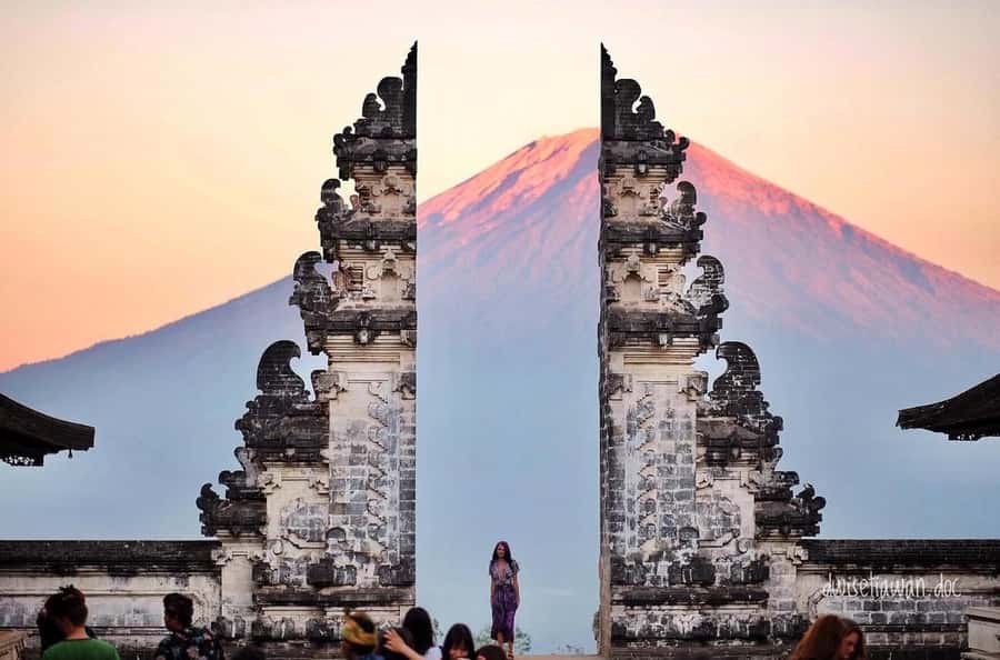Bali: Besakih Temple & Lempuyang Temple Gates of Heaven Tour - Getting there: transport time, traffic, and why your guide’s driving matters