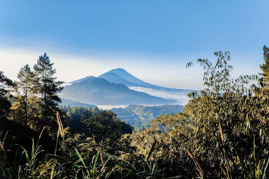 Bali: Mount Batur Sunrise Trek With Guide and Breakfast - The Start: Pickup, Meeting Point, and That First Cold Shock