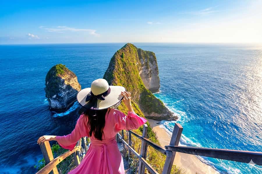 Bali/Nusa Penida: East & West Highlights Full-Day Tour - West side first: Kelingking Beach and the T-Rex photo angle