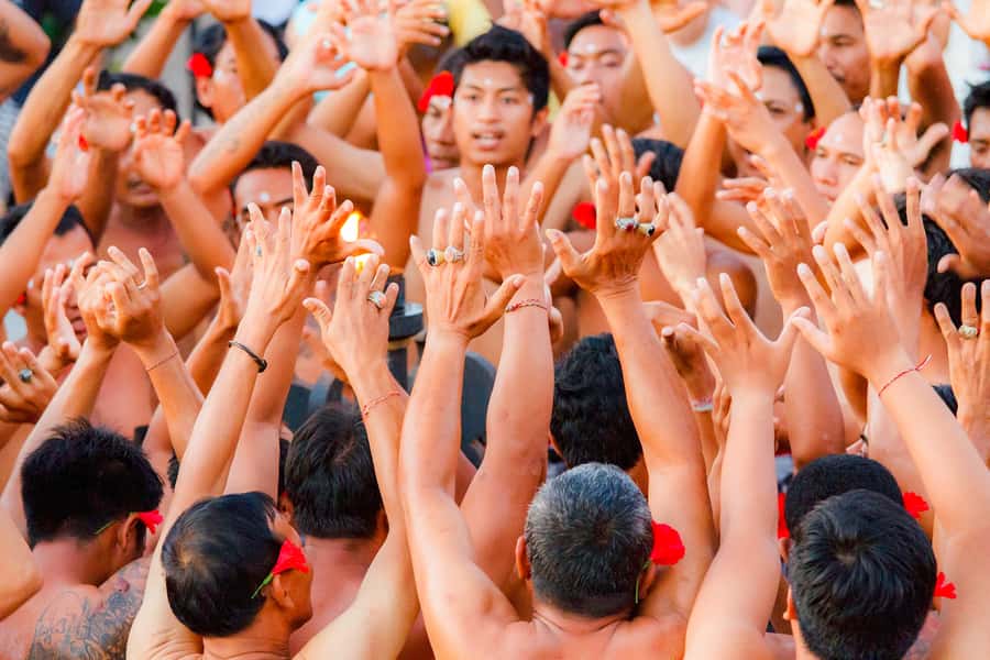 Bali: Uluwatu Kecak and Fire Dance Show Entry Ticket - 6:00 PM vs 7:00 PM: choose your sunset goal