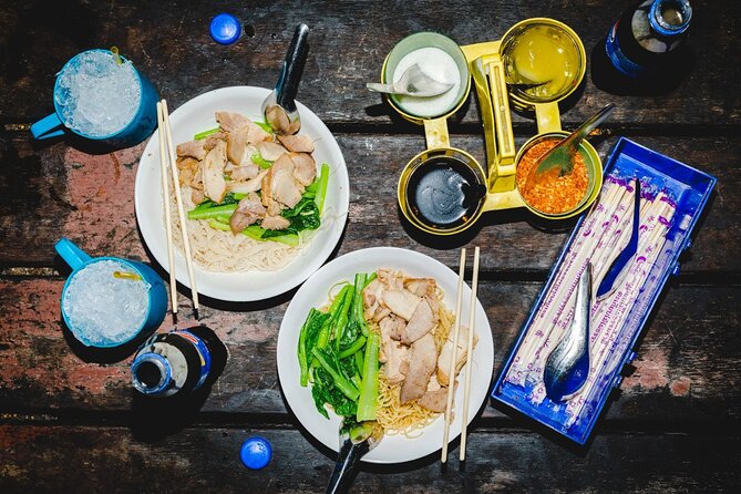 Bangkok Backstreets Food Tour with 15+ Tastings - Stop 1 on Yaowarat: Chinatown warm-up bites near Shanghai Mansion