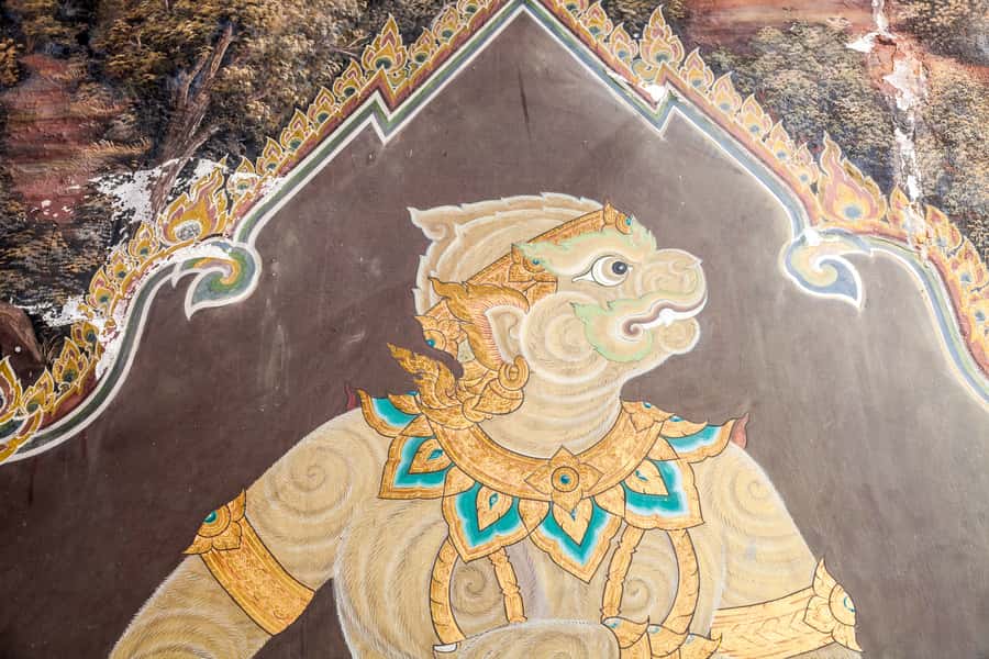 Bangkok: City Highlights Temple and Market Walking Tour - Wat Pho and the Reclining Buddha: the massage-school birthplace