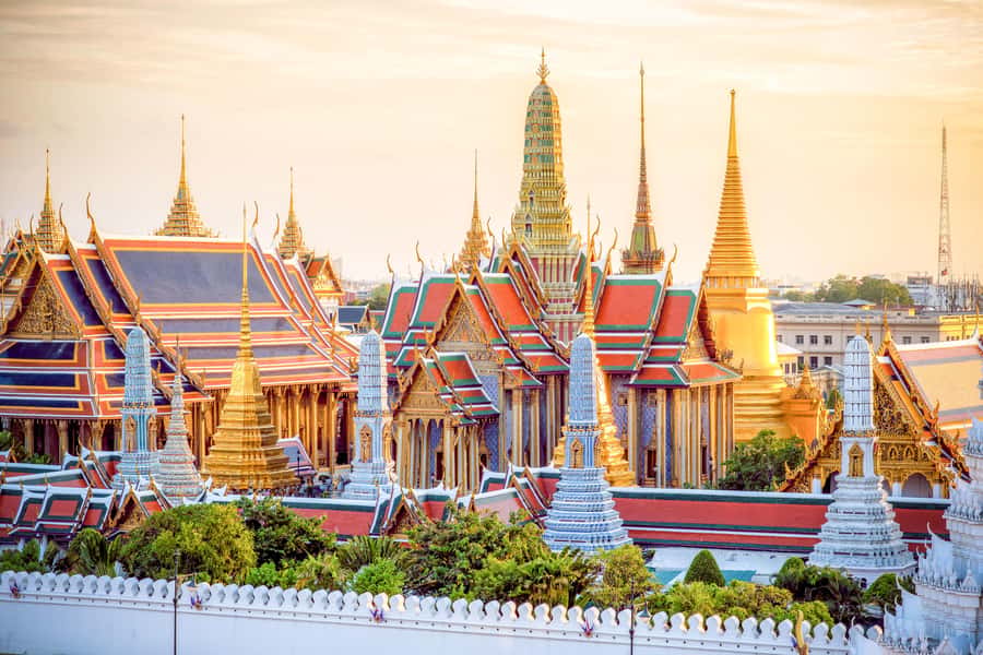 Bangkok: City Highlights Temple and Market Walking Tour - Royal Palace details that a guide helps you actually notice