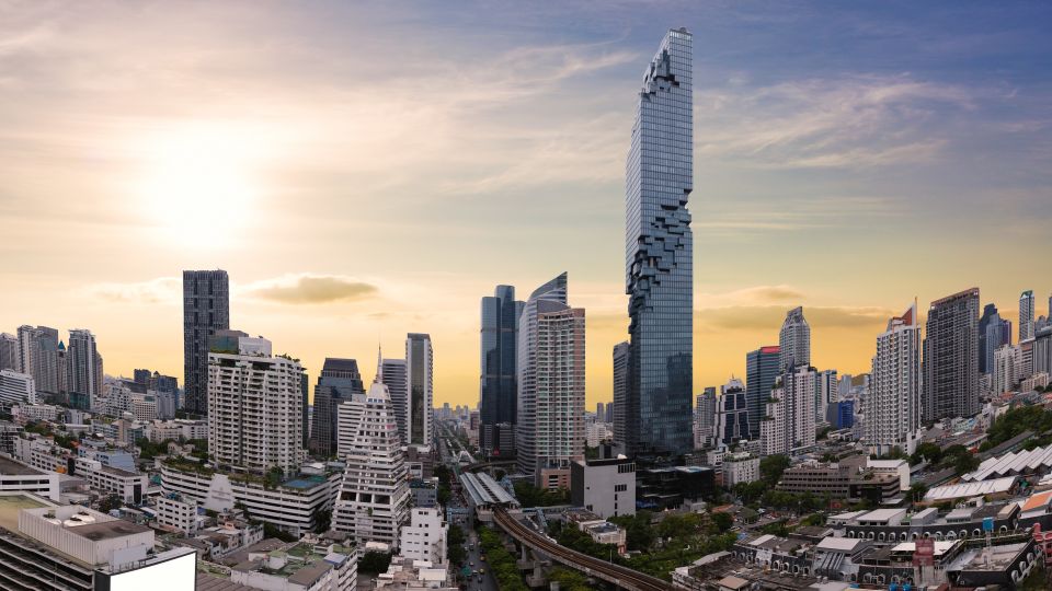 Bangkok: Damnoen Saduak, Train Market & Mahanakhon Day Trip - Mahanakhon Skywalk: The Tall Finale With Glass Views