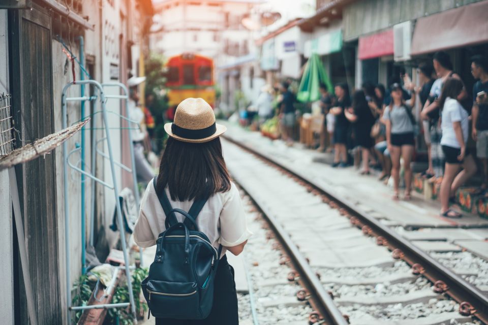Bangkok: Damnoen Saduak, Train Market & Mahanakhon Day Trip - Maeklong Railway Market: The Train Ride You Came For