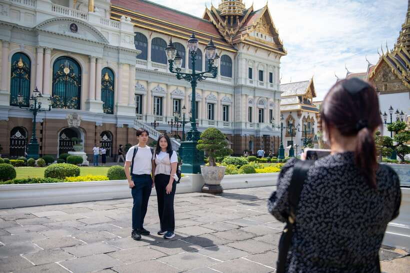 Bangkok: Grand Palace and Wat Phra Kaew Guided Walking Tour - Dress code and what to bring so you don’t get stopped