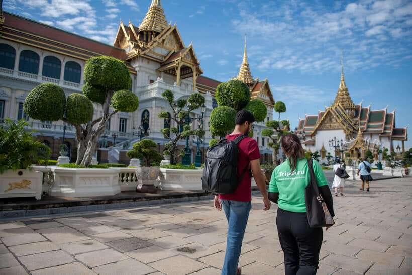 Bangkok: Grand Palace and Wat Phra Kaew Guided Walking Tour - The guide is the difference: what good coaching looks like here