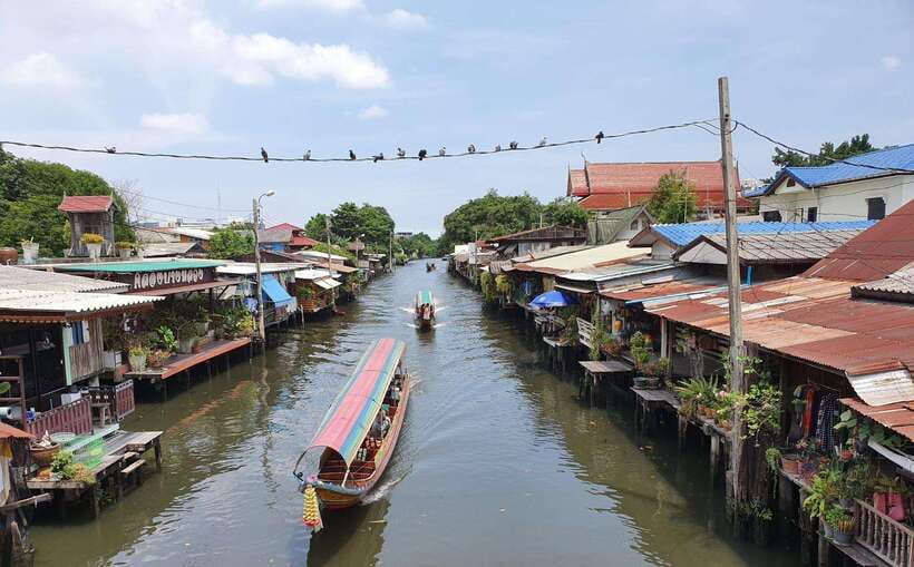 Bangkok: Longtail Boat Canal Cruise - Meeting at Elefin Coffee and the easy start on the water