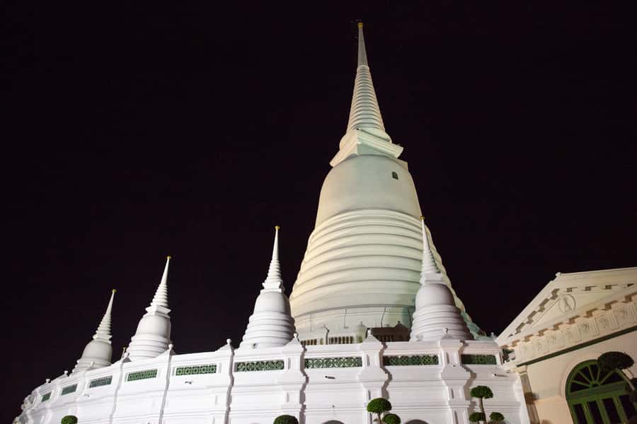 Bangkok: Markets, Temples and Food Night Tour by Tuk Tuk - Should you book this tuk tuk markets and temples tour?