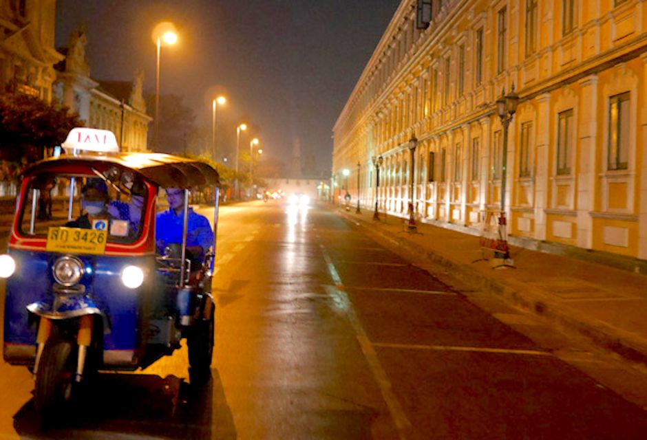 Bangkok: Midnight Food Tour by Tuk-Tuk - China Town Bites and the Food-Coma Midpoint