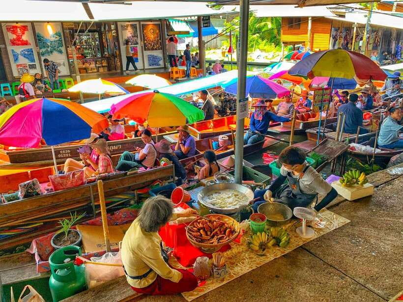 Bangkok: Train Market & Floating Market with Boat Ride - Guides make or break the pacing: what to look for