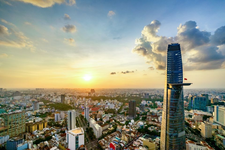 Bitexco Financial Tower: Saigon Sky Deck - Fast Track Ticket - Timing for sunset and city lights: go when the skyline changes