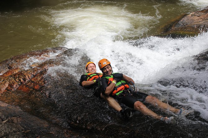 Canyoning Da Lat Vietnam - The 70m zipline to the river: a cliff break with momentum
