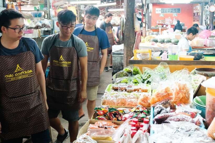 Chiang Mai: Cooking Class, Market and Thai Herbs Garden Tour - Hotel pickup, timing, and how to avoid a missed start