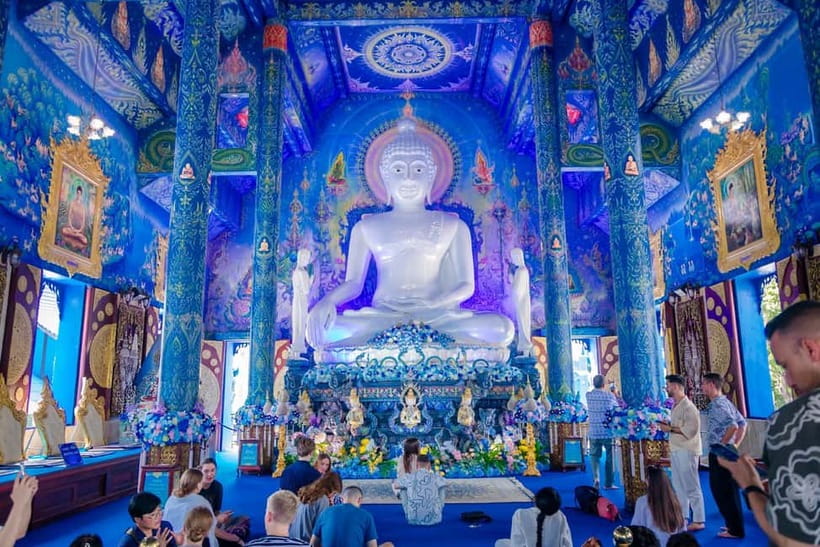 Chiang Mai: White, Red/Black & Blue Temples Tour with Lunch - From Chiang Mai to Chiang Rai: the long van day you’re signing up for