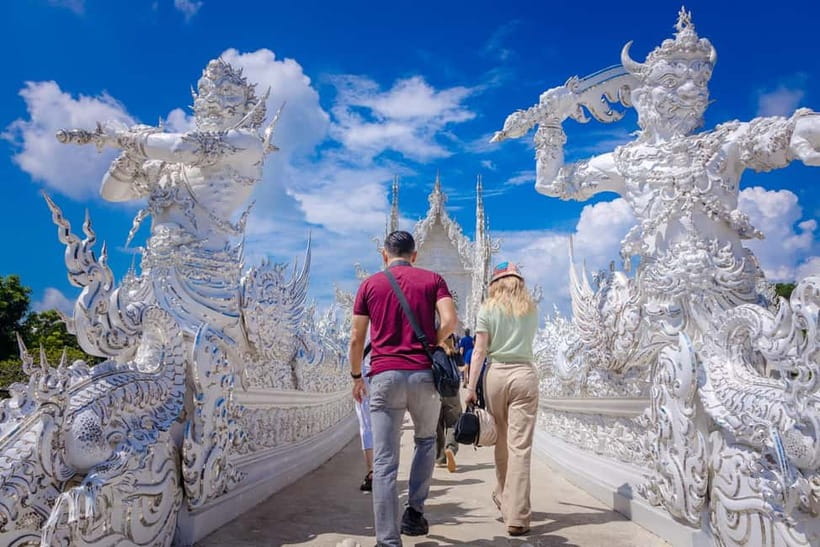 Chiang Mai: White, Red/Black & Blue Temples Tour with Lunch - Thai buffet lunch: fuel that keeps the day moving