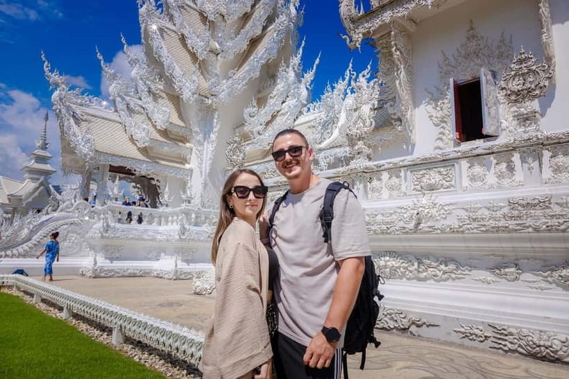Chiang Mai: White, Red/Black & Blue Temples Tour with Lunch - Wat Huay Pla Kang Red Temple or Baan Dam Museum Black House: pick your kind of wow