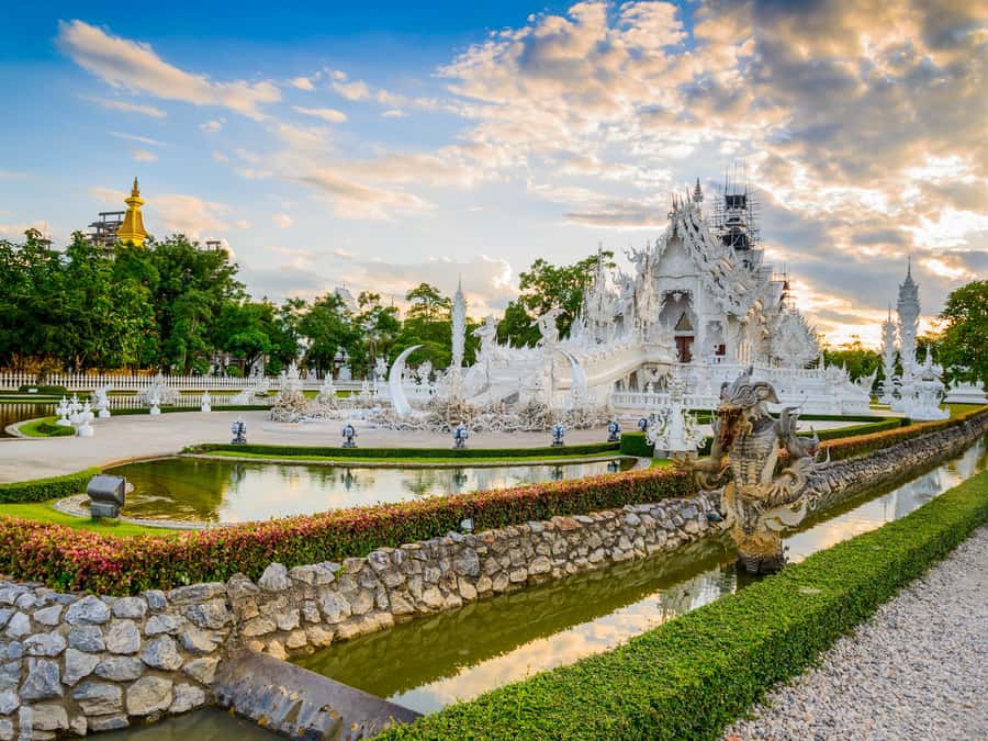 Chiang Rai White Temple and Blue Temple Day Tour - Wat Rong Khun White Temple: what to look for beyond the photos