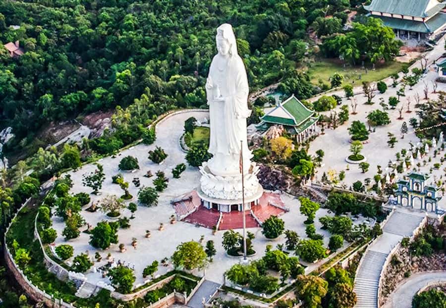 Da Nang: Lady Buddha, Marble Mountains, and Am Phu Cave Tour - Stone Factories and Sculpture Shops: What That Stop Really Means