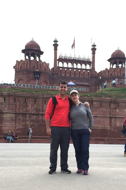 Delhi: Full or Half-Day Old and New Delhi Private Tour - Jama Masjid, Chandni Chowk rickshaw, and Khari Baoli spices: Old Delhi at street level