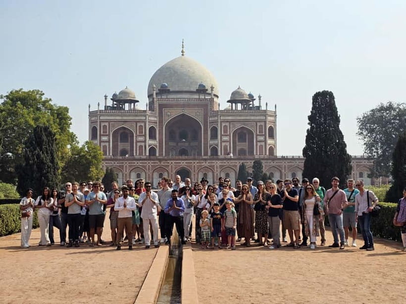 Delhi: Old and New Delhi Private Full or Half-Day Tour - Chandni Chowk: color, spice, and the rickshaw through tight lanes