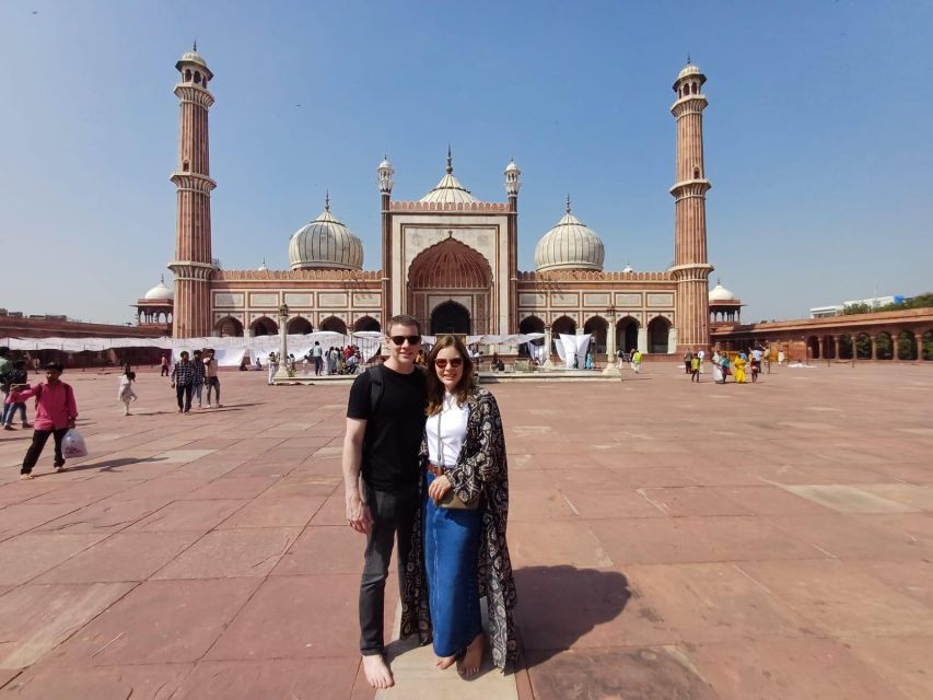 Delhi: Private Old & New Delhi Guided Half- or Full-Day Tour - Chandni Chowk and spices: what to expect when the streets get close
