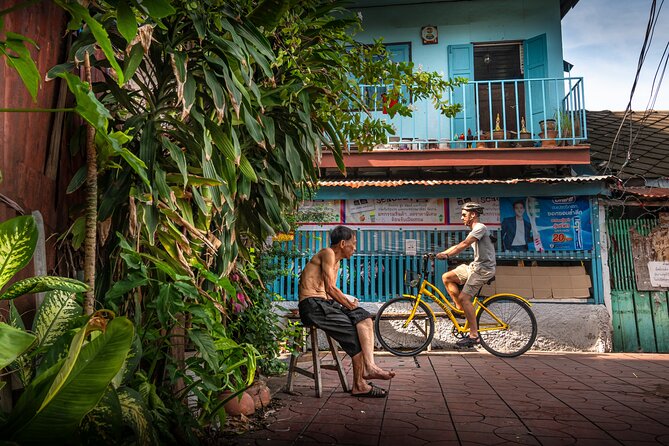 Experience Real Bangkok by Bike - Meeting at River City and Getting Rolling