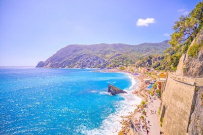 Florence: Cinque Terre Park Day Trip with Optional Street Food - La Spezia to Manarola: the first cliffs and the 10-minute train opener