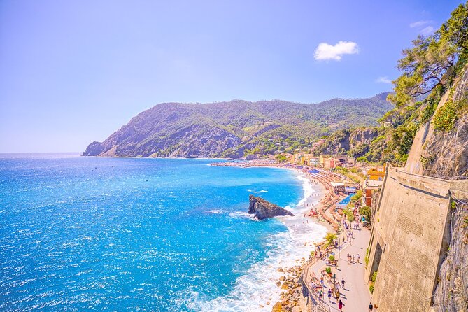 Florence: Cinque Terre Park Day Trip with Optional Street Food - La Spezia to Manarola: the first cliffs and the 10-minute train opener