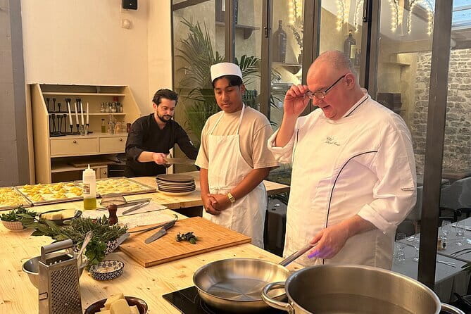 Florence: Pasta Cooking Class with Unlimited Wine - The Location Details That Affect Your Arrival