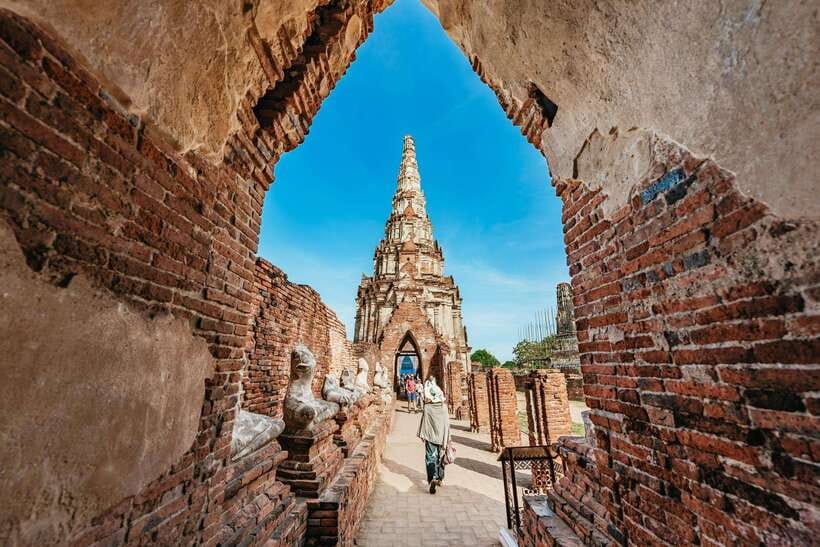 From Bangkok: Ayutthaya Temples Guided Tour with Lunch - Lunch in Ayutthaya: a Thai buffet break that actually resets you