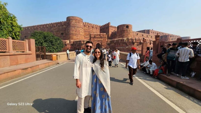 From Delhi: Taj Mahal & Agra Private Day Trip with Transfers - Agra Fort: Mughal power you can walk through