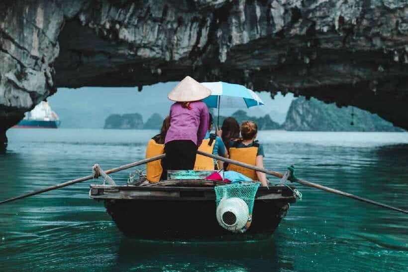 Hanoi: Full-Day Halong Bay Cruise with Swimming & Kayak Tour - Sung Sot Cave: Surprise Cave and how to enjoy it