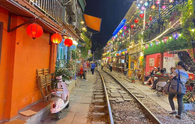 Hanoi: Guided Street Food Tour with Train Street Experience - Quick hits before you go