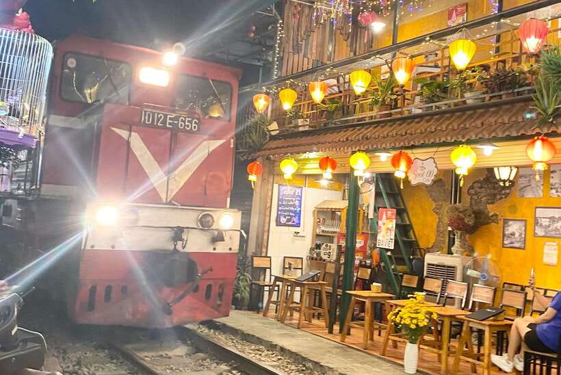 Hanoi: Guided Street Food Tour with Train Street Experience - Why This Hanoi Street Food and Train Street Combo Works