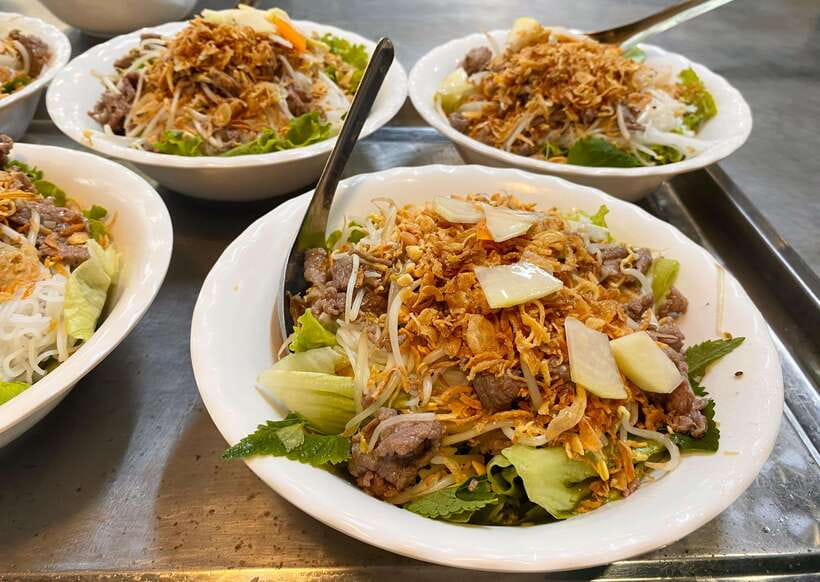 Hanoi: Guided Street Food Tour with Train Street Experience - Street Food Tastings: What You’ll Actually Be Eating