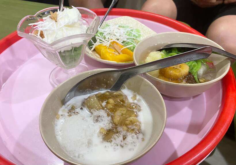 Hanoi: Guided Street Food Tour with Train Street Experience - How the Guide Turns Food Into Local Life