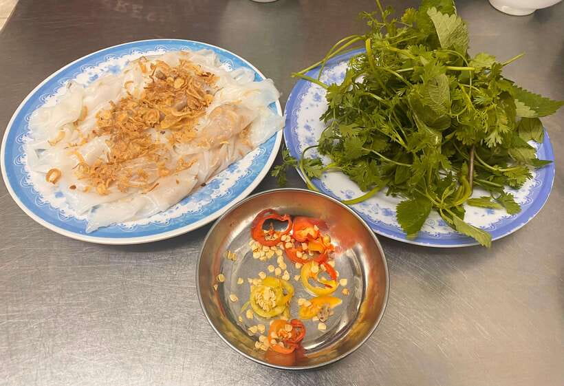 Hanoi: Guided Street Food Tour with Train Street Experience - Price and Value: Is $17 a Smart Deal in Hanoi?