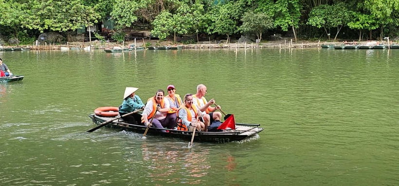 Hanoi: Ninh Binh, Bai Dinh/Hoa Lu, Trang An, & Mua Cave Tour - Bai Dinh Pagoda: What You’ll Notice Once You’re Inside