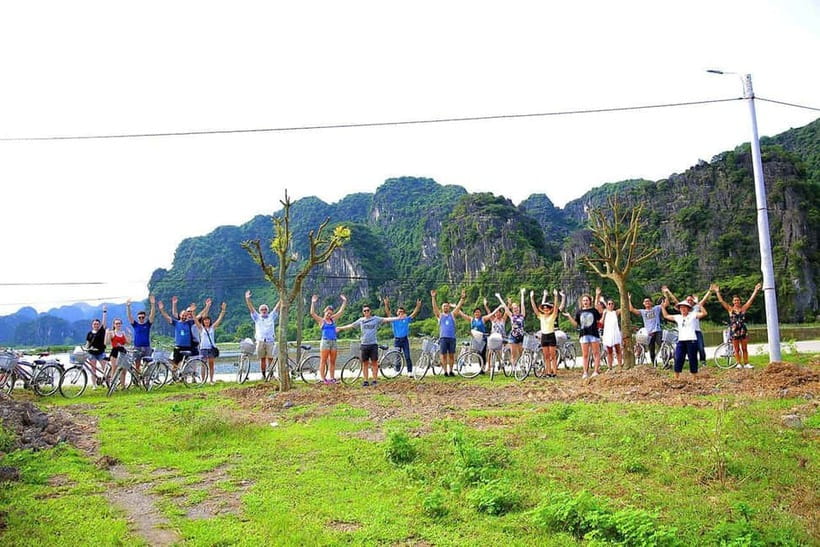 Hanoi/Ninh Binh: Tam Coc, Hoa Lu & Mua Caves Full-Day Trip - Mua Cave climb: 500 steps to the best wide view