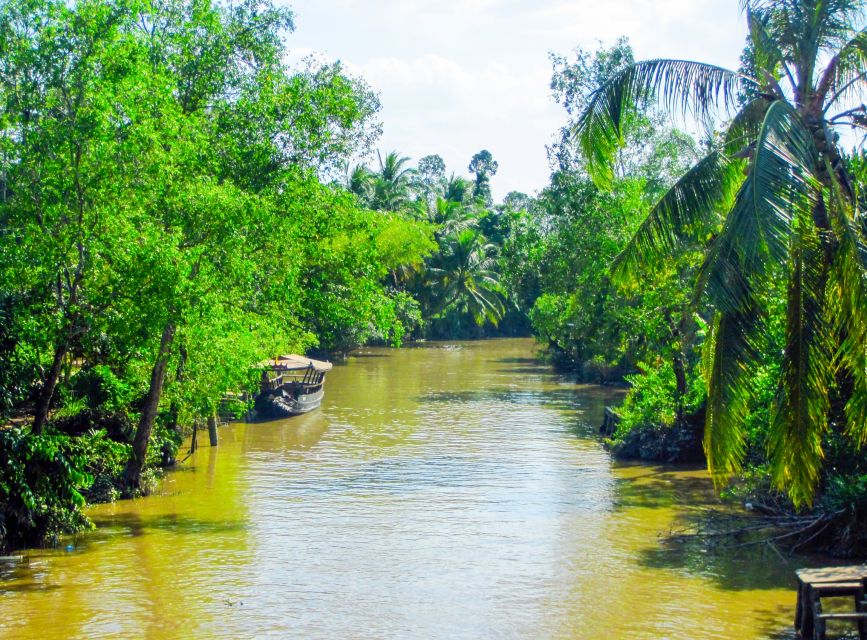 HCM: Cu Chi Tunnels & Mekong Delta with Coconut Village Tour - Lunch in between: comfort food, not a museum meal