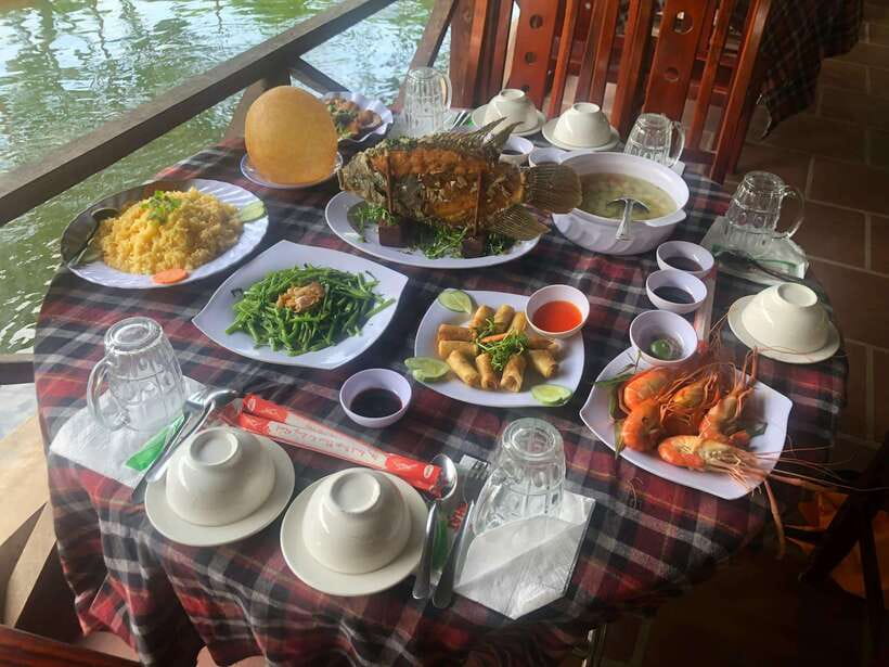 HCM: Mekong Delta Islands Boat & Tuk-Tuk Tour with Tastings - Ben Tre Province: coconut candy workshop, Bánh Khọt, and a hands-on cooking moment