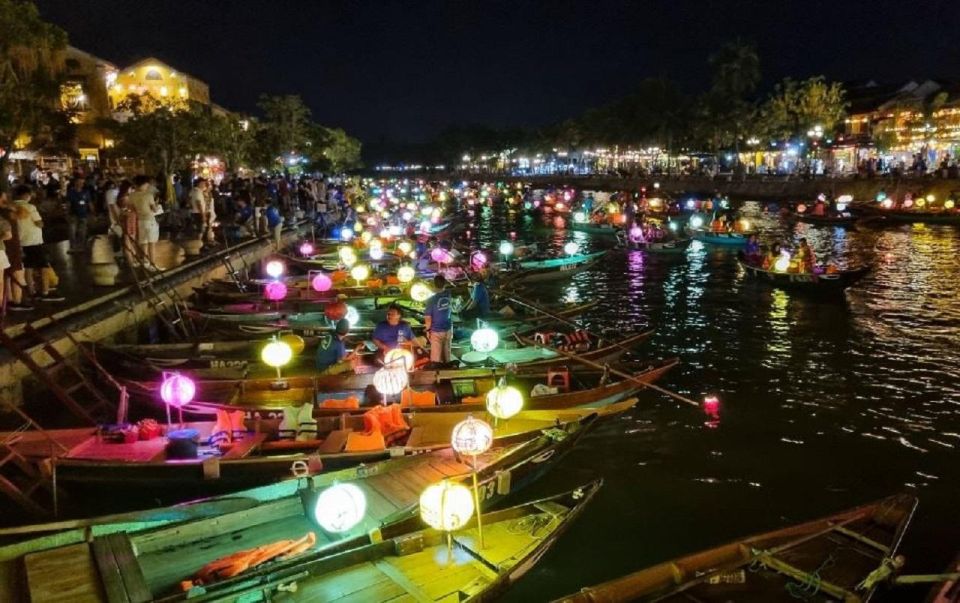 Hoi An : Hoai River Boat Trip by Night and Floating Lantern - Crowds, Noise, and Reality Checks: What Can Feel Off