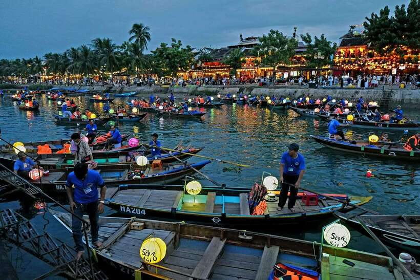 Hoi An: River Lantern Boat Experience with Free 5G eSIM - Why the Hoai River lantern boat works so well in Hoi An