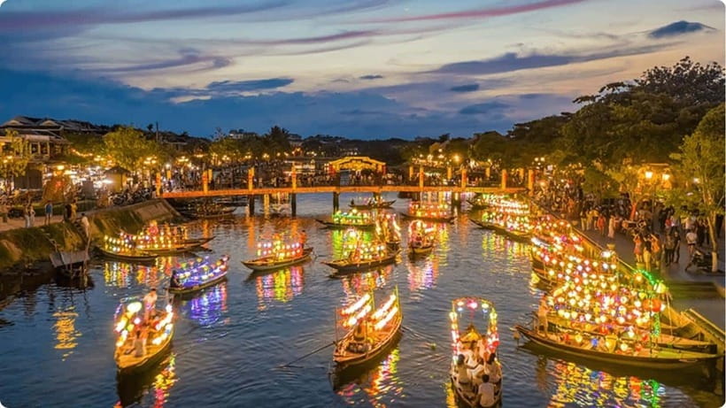 Hoi An: River Lantern Boat Experience with Free 5G eSIM - On the water: lantern release, herbal tea, and how it feels