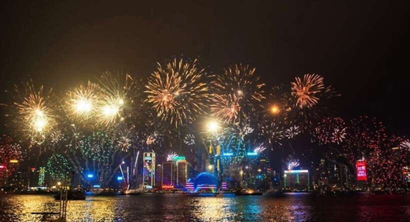 Hong Kong: Victoria Harbor Symphony Unlimited Drink Cruise - Timing Tips: The Sweet Spot Between Sunset and Full Night Lights