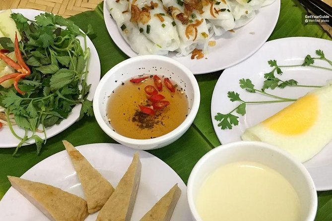 [HOT] Hanoi Old Quarter Walking Street Food - Small Group Tour - Guides, group size, and the vibe you’ll likely feel