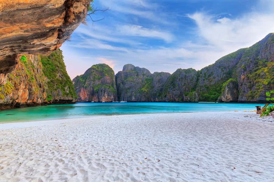 Krabi: Phi Phi & 4 Islands Sunset Tour by Speedboat - Loh Samah Bay and the Walk Into Maya Bay