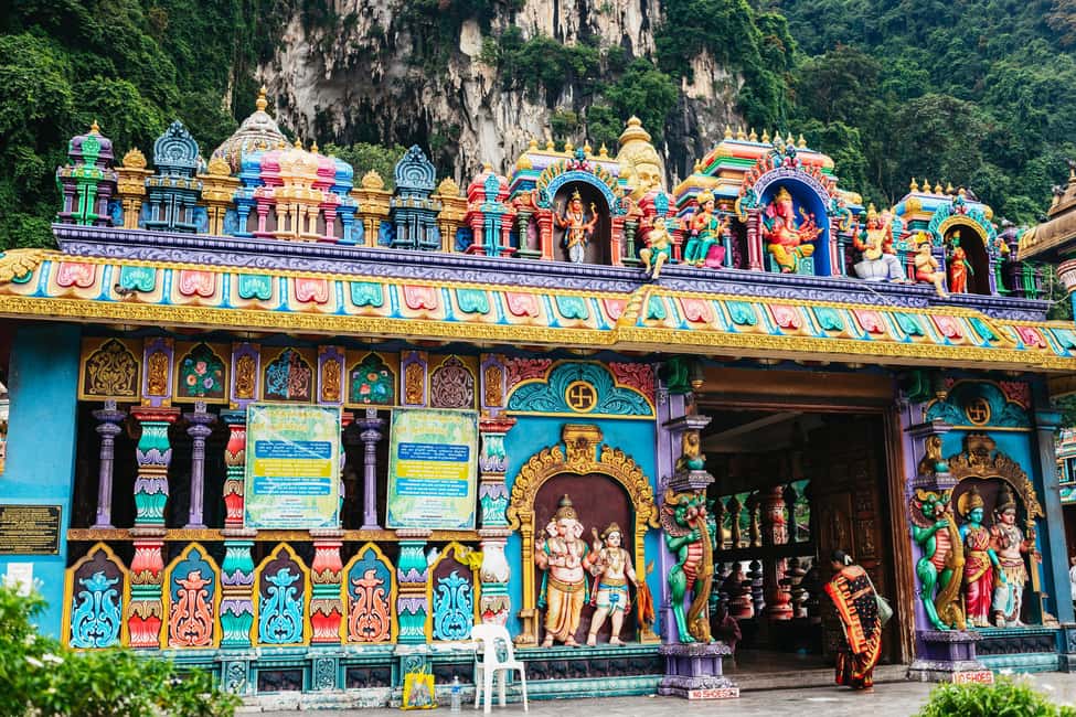 Kuala Lumpur Suburbs: Batu Caves Half-Day Tour (SIC) - A Simple Half-Day Plan for Batu Caves and Batik